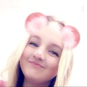 Meet your Posher, Caitlin